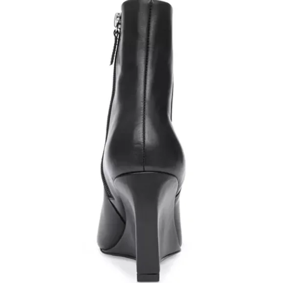 SANCTUARY Women's Pacer Pointed Toe Wedge Booties. Size 10. Color Black. - Picture 4 of 12